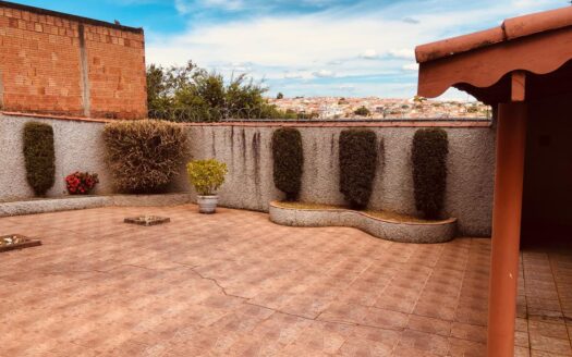 Casa – (próxima Unifeg/Dona Floriana) – Venda