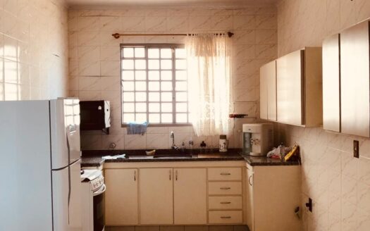 Casa – (próxima Unifeg/Dona Floriana) – Venda