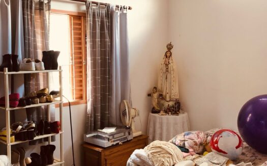 Casa – (próxima Unifeg/Dona Floriana) – Venda