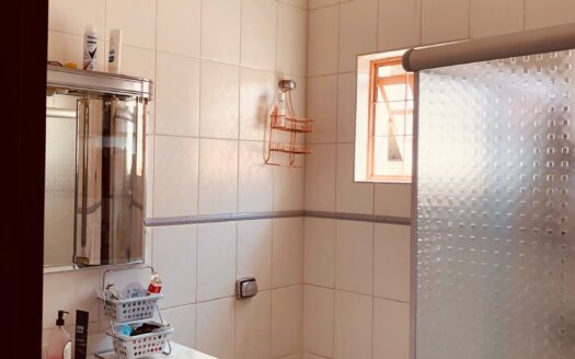 Casa – (próxima Unifeg/Dona Floriana) – Venda