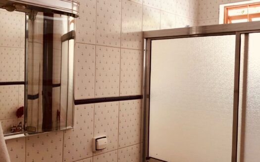 Casa – (próxima Unifeg/Dona Floriana) – Venda